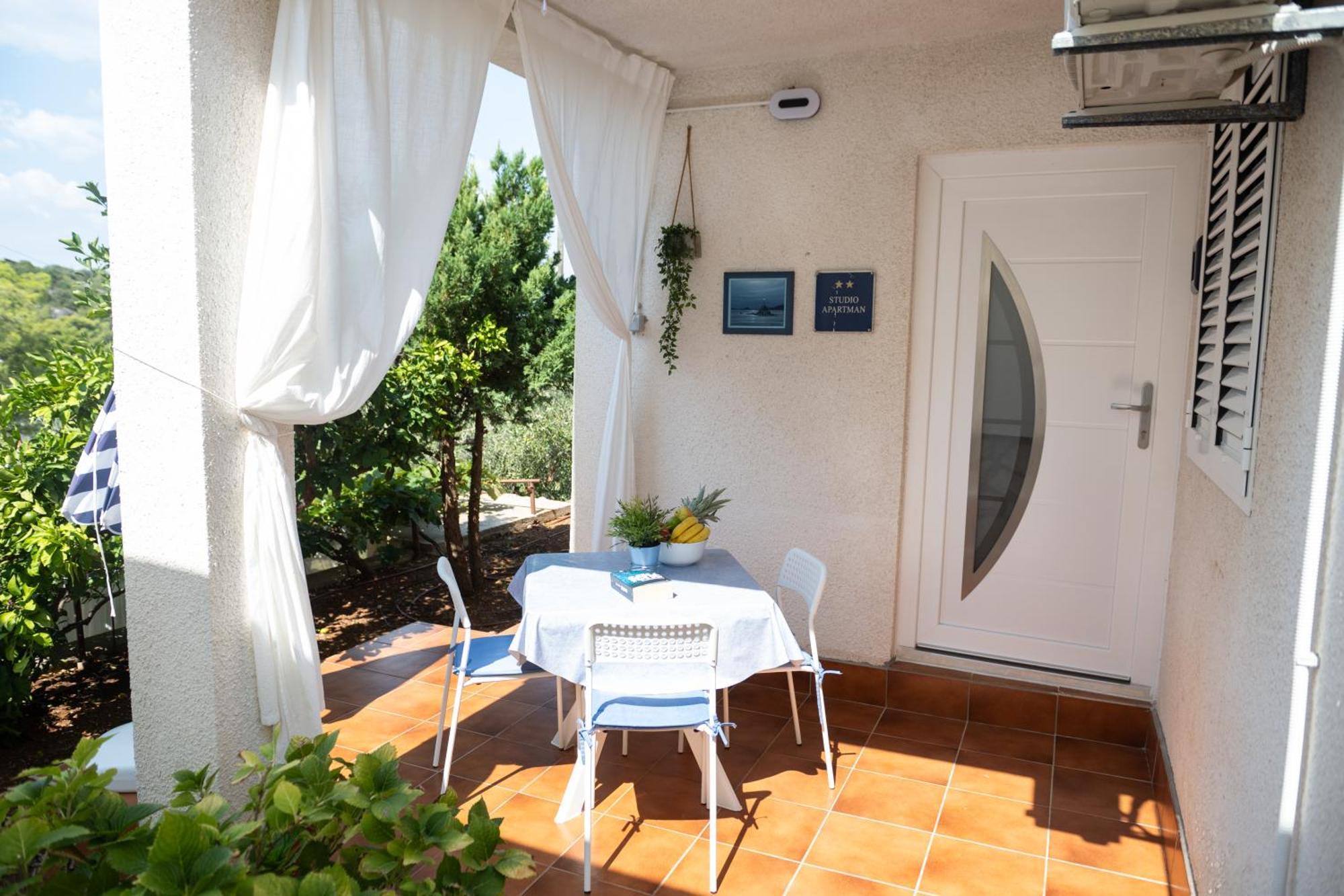 Apartments Solta Rogač Buitenkant foto